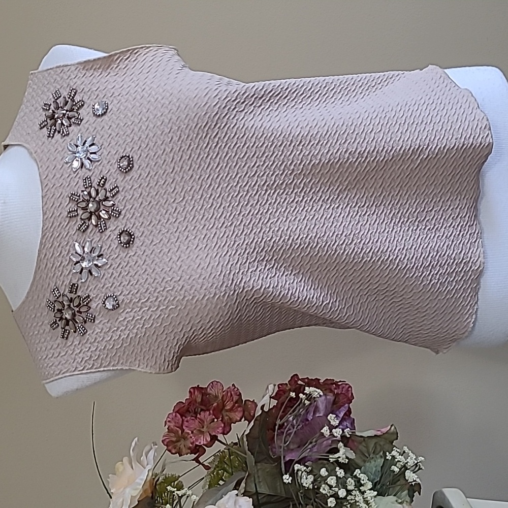 Women's Alythea Sleeveless Top Dressy Tank Bejeweled Cream Raised Embossing Medm - Picture 3 of 13